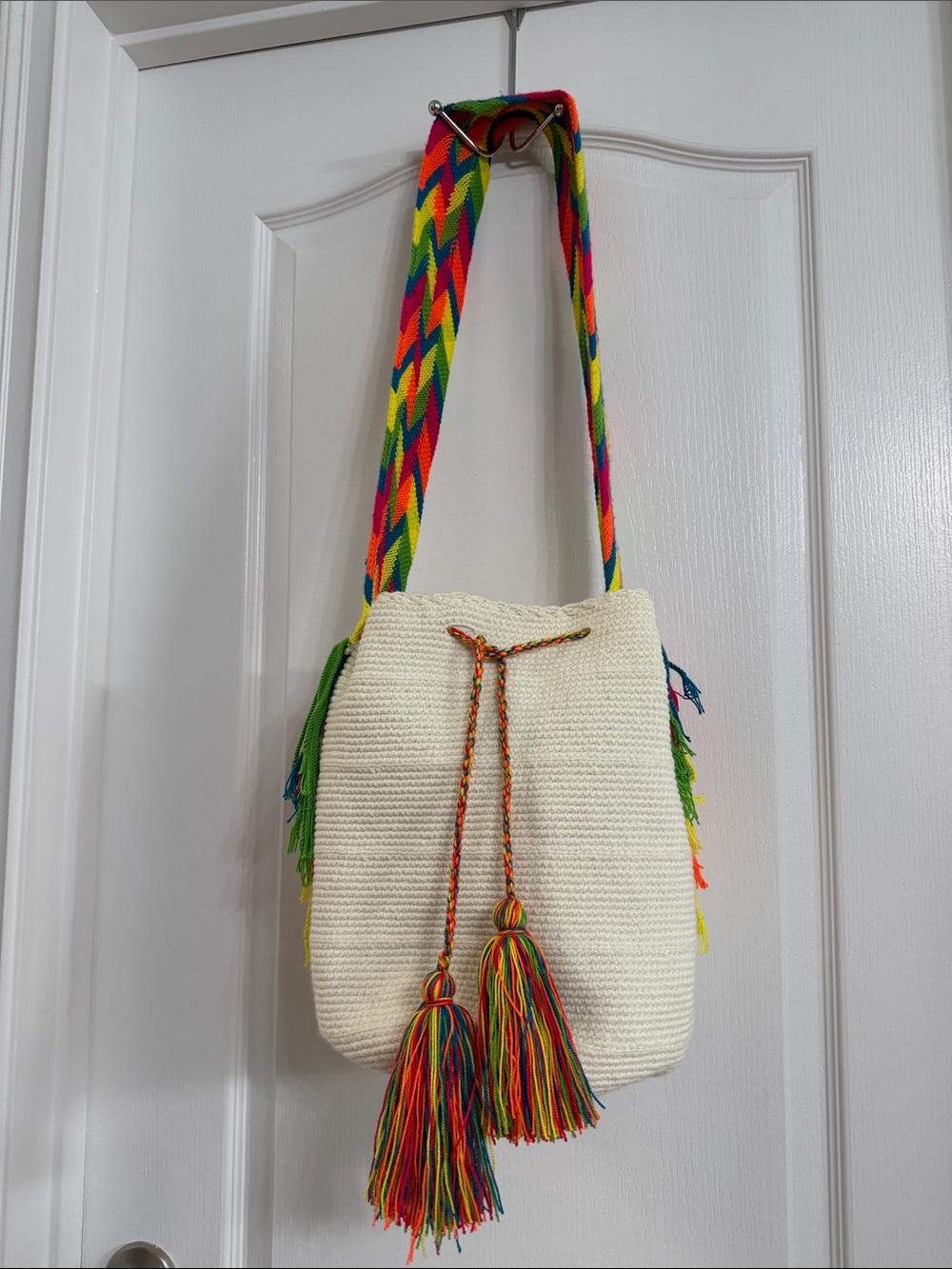 Wayuu large mochila Crossbody Bucket Bag with Rainbow Strap
